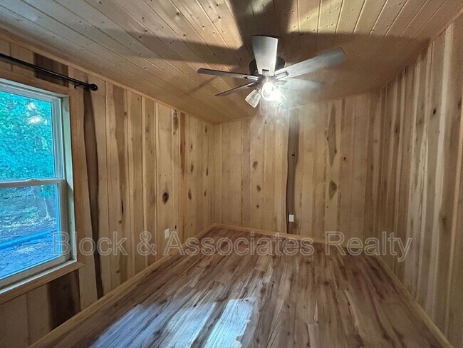 Building Photo - 3236 Swaim Rd