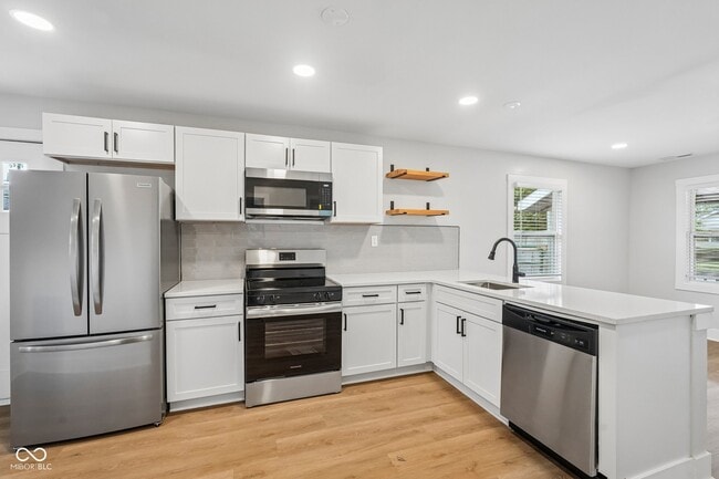 Building Photo - 3847 Hoyt Ave