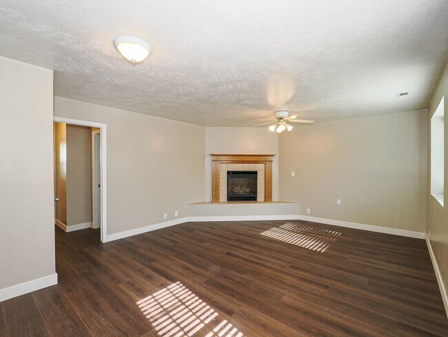 Building Photo - Beautiful House in West Jordan