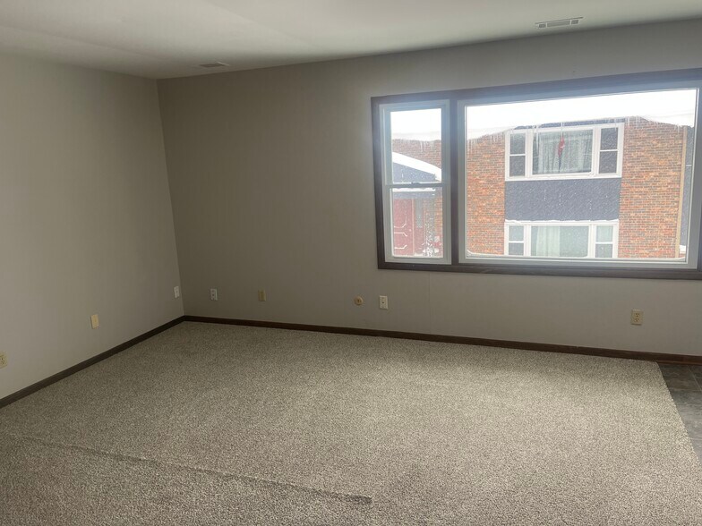 Building Photo - 91 E 19th St