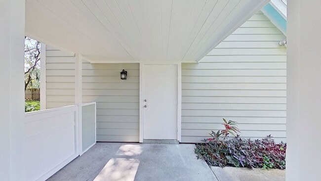 Building Photo - Beautiful Two-Story Home in Neptune Beach availabe early May!