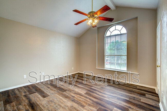 Building Photo - 2003 Hackberry Cir