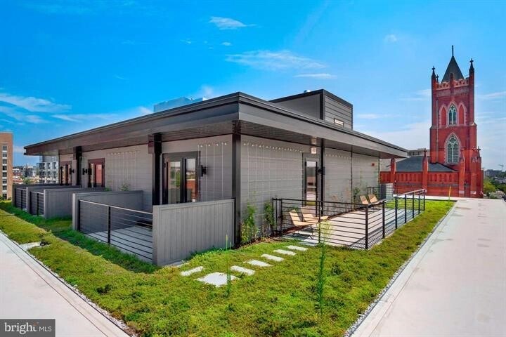 Green roof terrace. - 801 N St NW