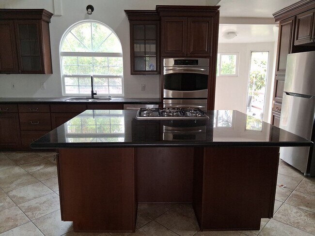 Building Photo - Golden Sails Property Group LLC -933 E. Sa...