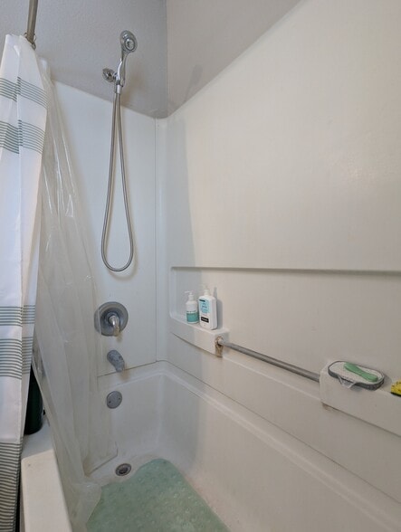 Building Photo - 732 Case Ave