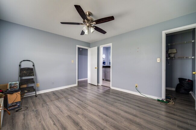 Building Photo - 205 Dockside Dr