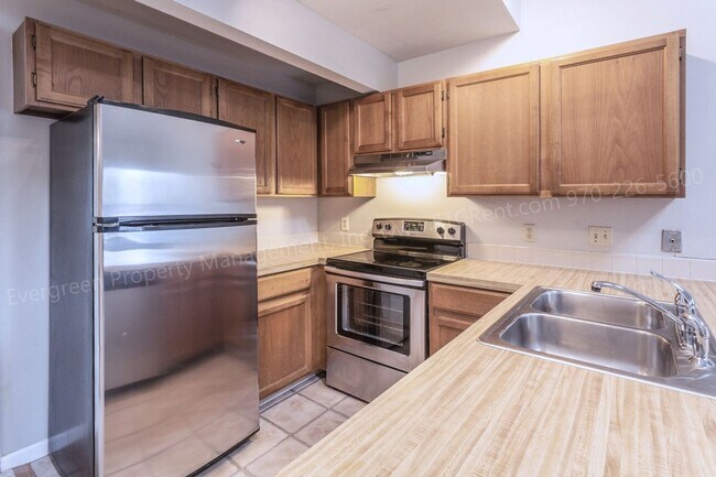 Building Photo - 3565 Windmill Dr