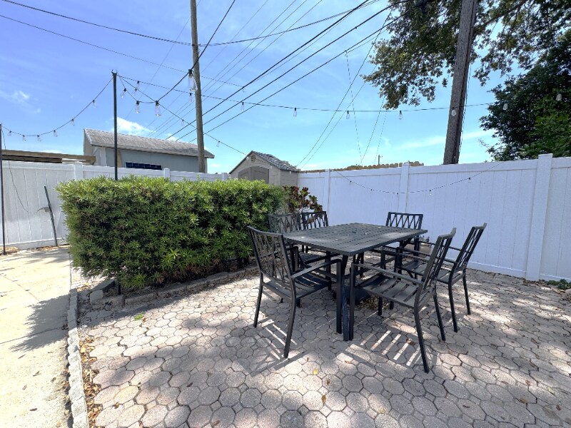 Building Photo - 10996 106th Ave N