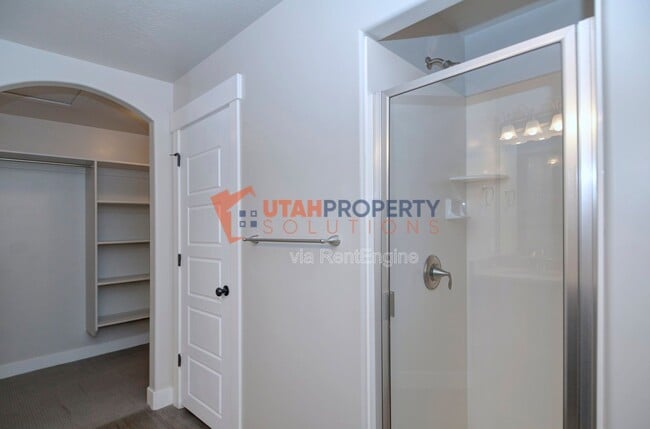 Building Photo - 15351 Tarawa Dr