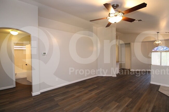 Building Photo - 4526 E Windsong Dr