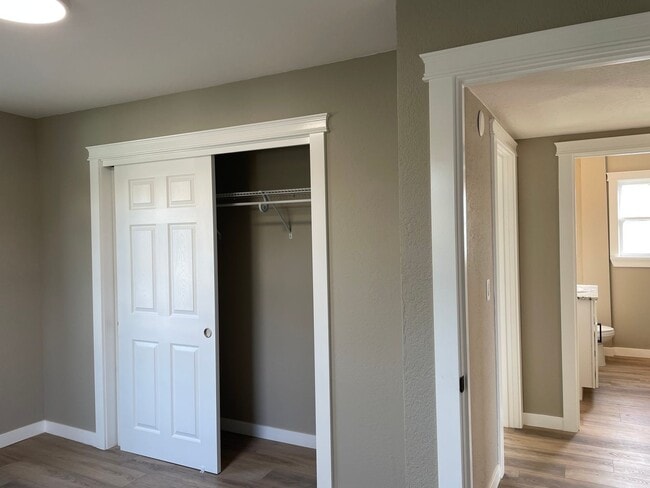 Building Photo - Newly Remodeled 2 Bedroom 1 Bathroom Home***A MUST SEE HOME***