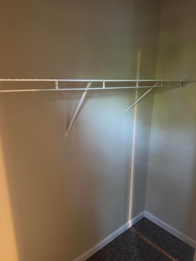 Building Photo - 2005 River Ridge Rd