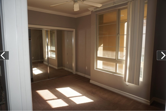 Building Photo - Spacious Condo in East Village area
