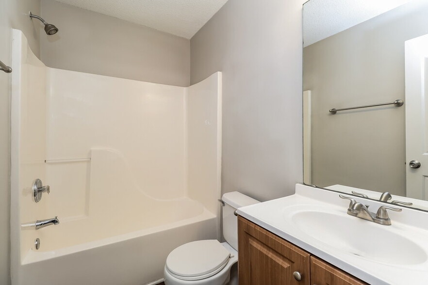 Building Photo - 11206 Amber Glen Dr