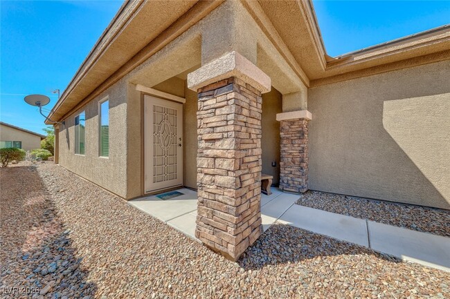 Building Photo - 6159 Isola Peak Ave