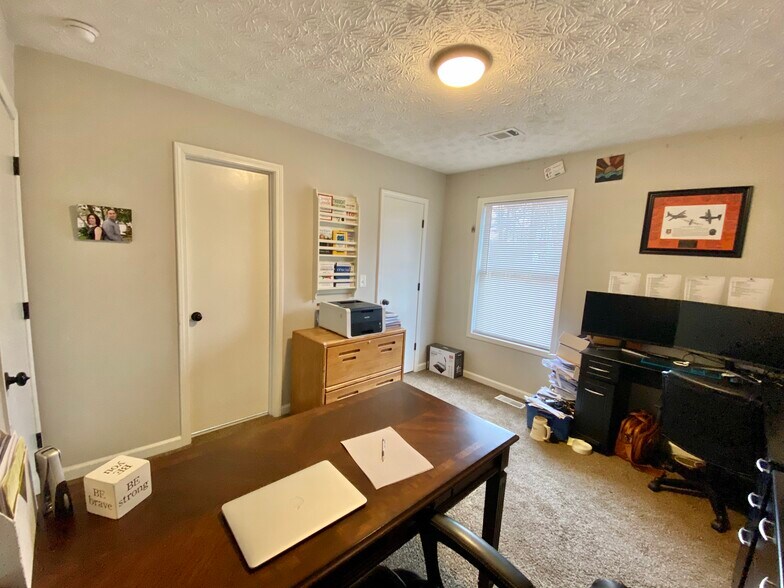 Building Photo - 1095 Mountain Springs Dr NW