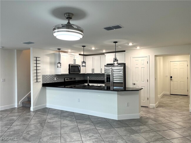 Building Photo - 6391 Brant Bay Blvd