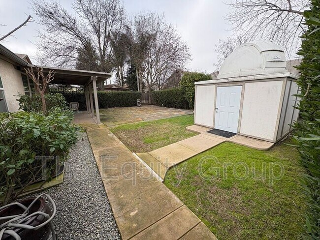 Building Photo - 144 E Reese Ave