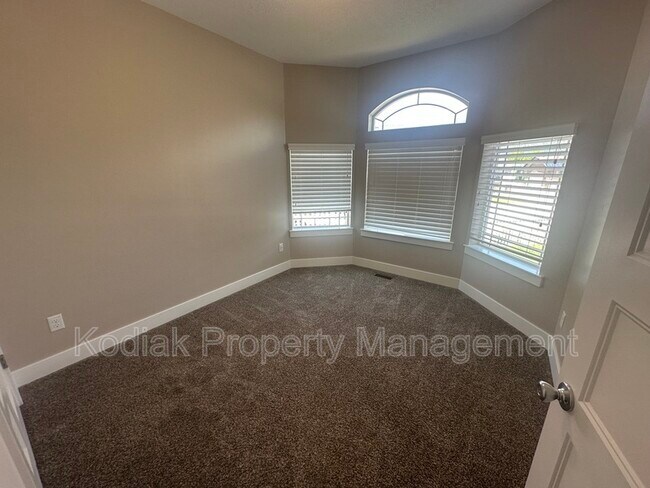 Building Photo - 7555 S 1740 E