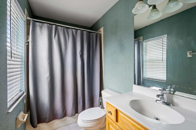 Building Photo - 4/3.5 in Wesley Chapel!
