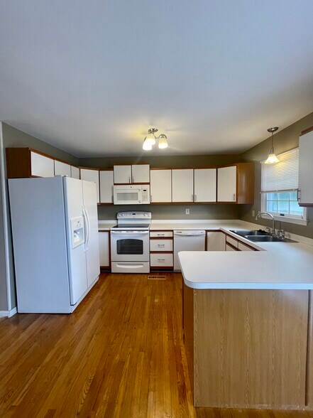 Building Photo - 23 Briarwood Way