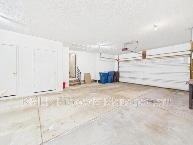 Building Photo - 5743 Brookwood Dr