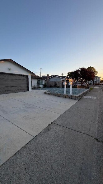 Building Photo - 6510 Manassero Way