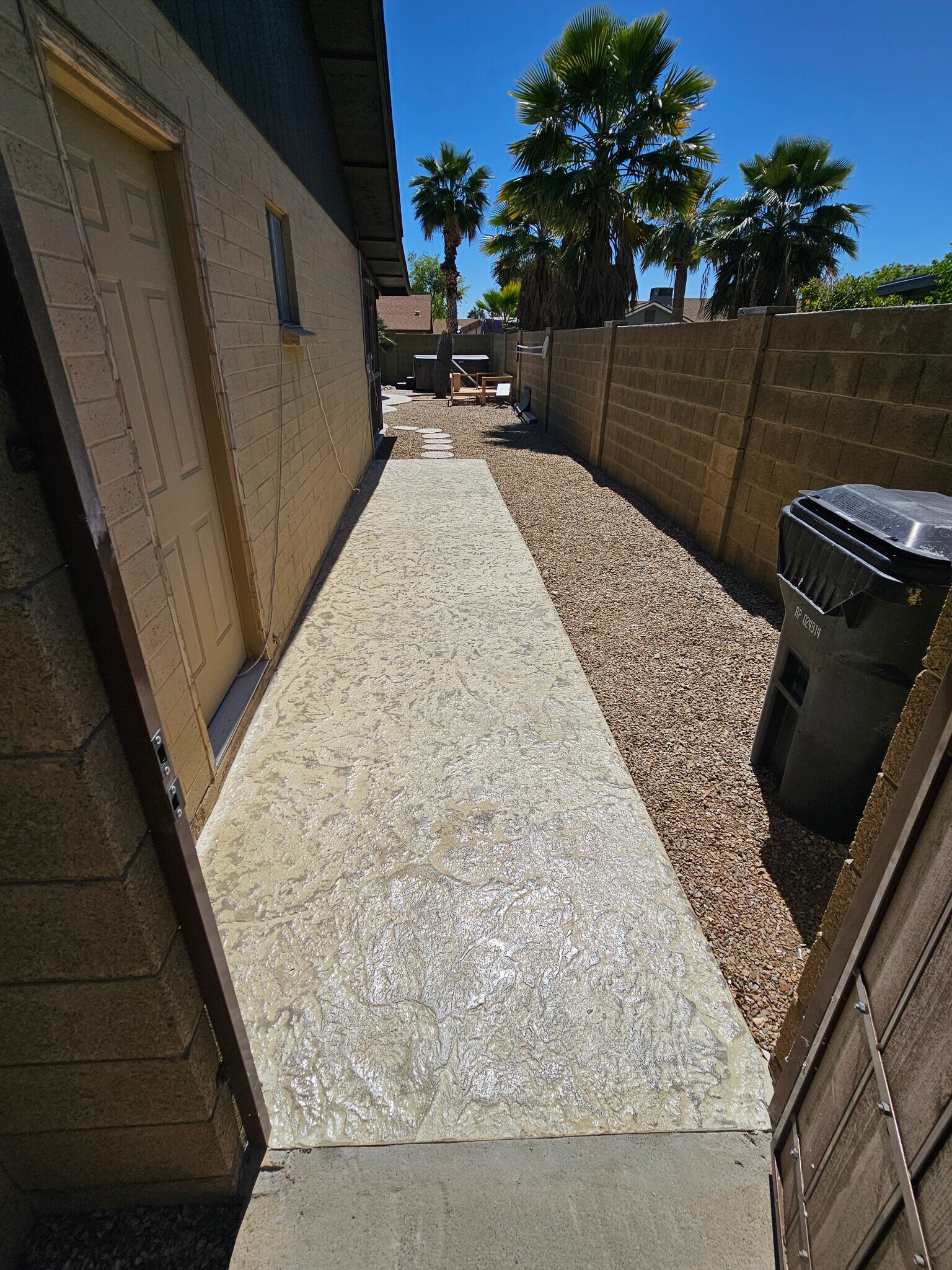 Building Photo - 4945 E Fox St