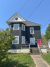 Building Photo - Charming 2-Bed, 1-Bath Duplex Near MSU and Downtown