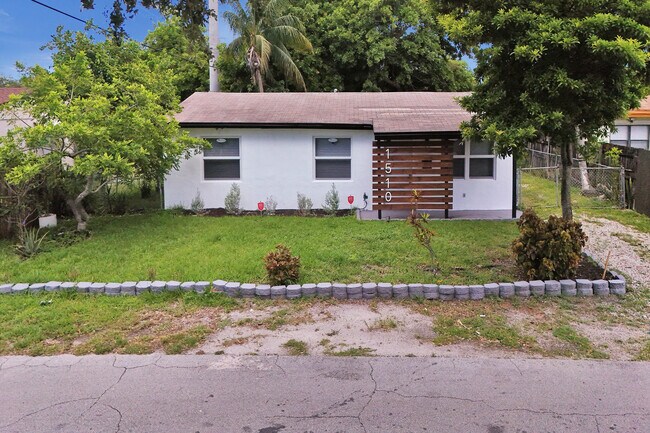 Building Photo - 1510 S 23rd Ave