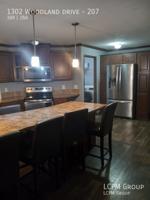 Primary Photo - Top Of The Line Manufactured Home for Rent!!