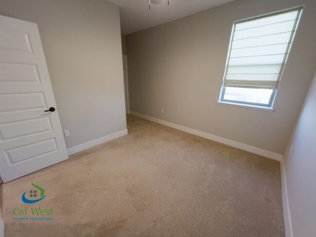Building Photo - $4495 - Beautiful Corner Unit Townhome in ...