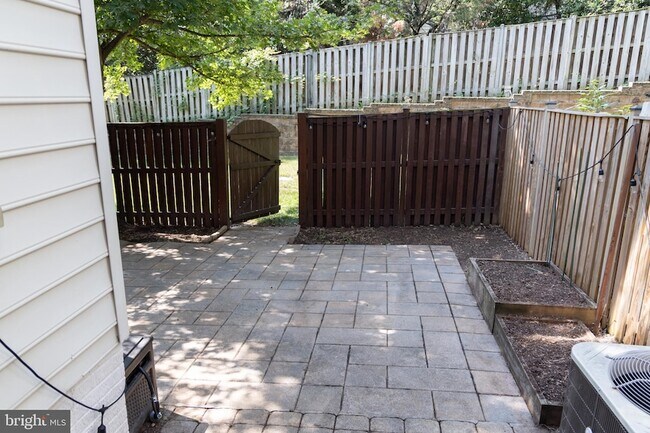 Building Photo - 3347 Wilton Crest Ct