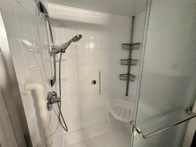 Building Photo - 2221 NE 8th St