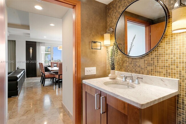 Building Photo - 9499 Collins Ave