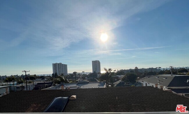 Building Photo - 311 Hill St