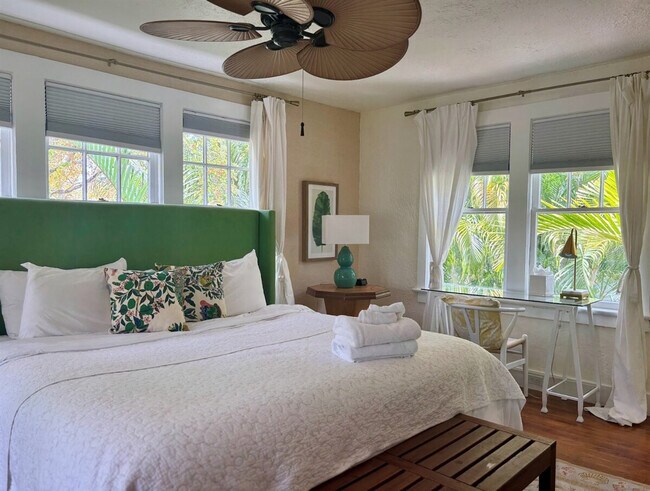 Building Photo - 446 27th St