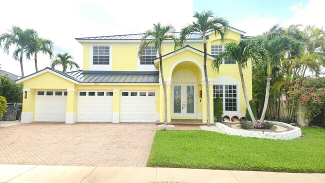 Building Photo - 1851 Corsica Dr
