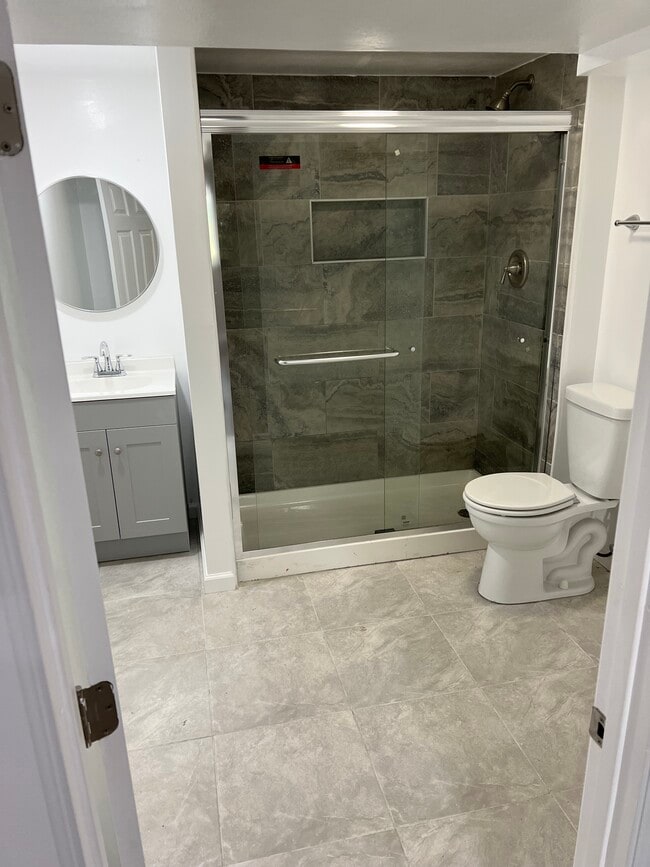 Building Photo - 7441 Farmstead Rd