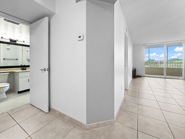 Building Photo - 2333 Feather Sound Dr