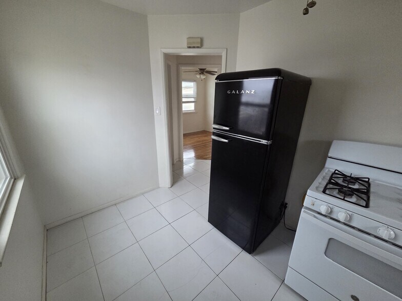 Building Photo - 1149 Ximeno Ave