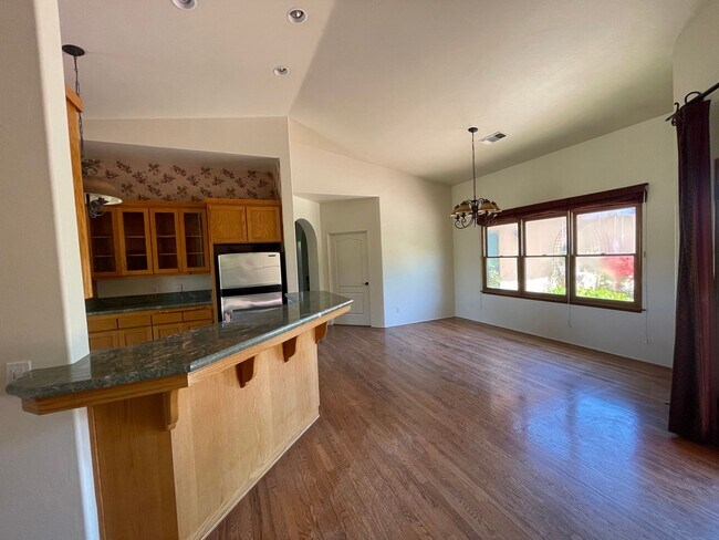 Building Photo - Gorgeous Wine Country 3 Bedroom 2 Bath Sin...