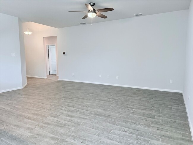 Building Photo - 309 Crowfoot Dr