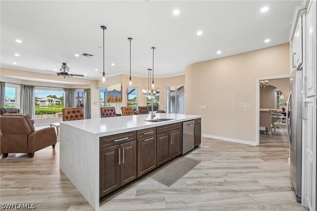 Building Photo - 8868 Lely Island Cir
