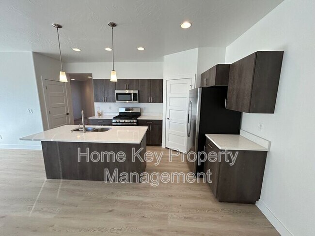 Building Photo - 4065 Eureka Aly