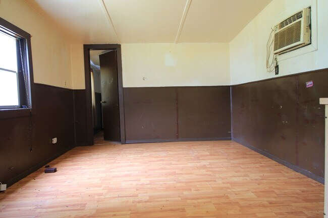 Building Photo - 1 Bed/1 Bath Mobile Home in Batesville