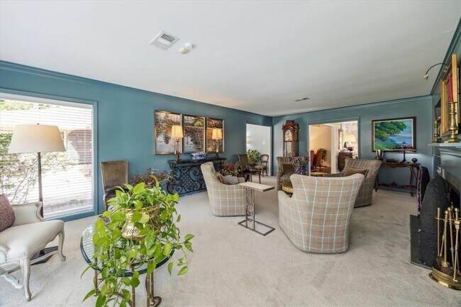 Building Photo - 614 Saddlewood Ln