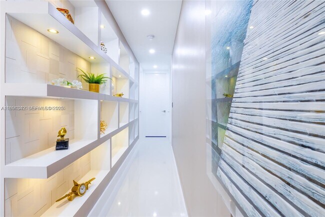 Building Photo - 3221 SW 140th Ave