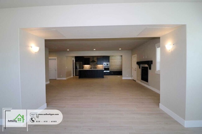 Building Photo - 6677 Bandito Dr
