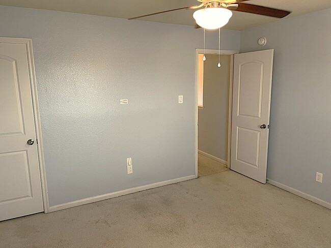 Building Photo - Spacious Four Bedroom Home Conveniently Located in Carpenters Landing
